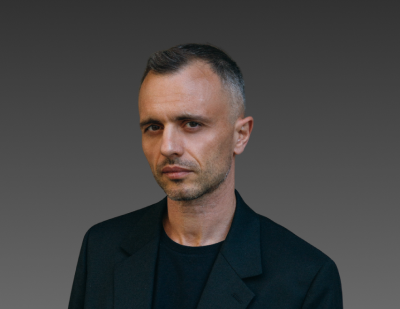 «Русскому актеру свойственна экзальтация». Интервью с актером и режиссером Владимиром Гасановым
