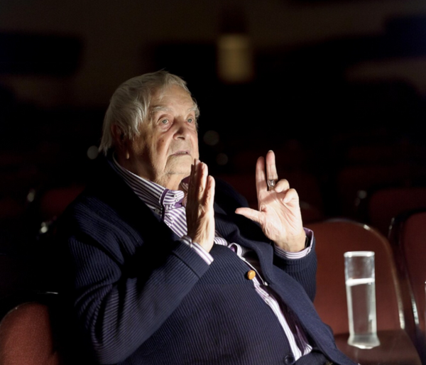 За кулисами спектакля Юрия Любимова